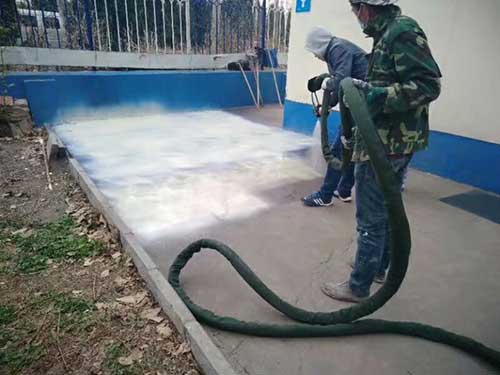 江蘇省聚脲噴涂機(jī)水池防腐防水改造(圖2) 液壓聚脲噴涂機(jī)水池防水施工案例